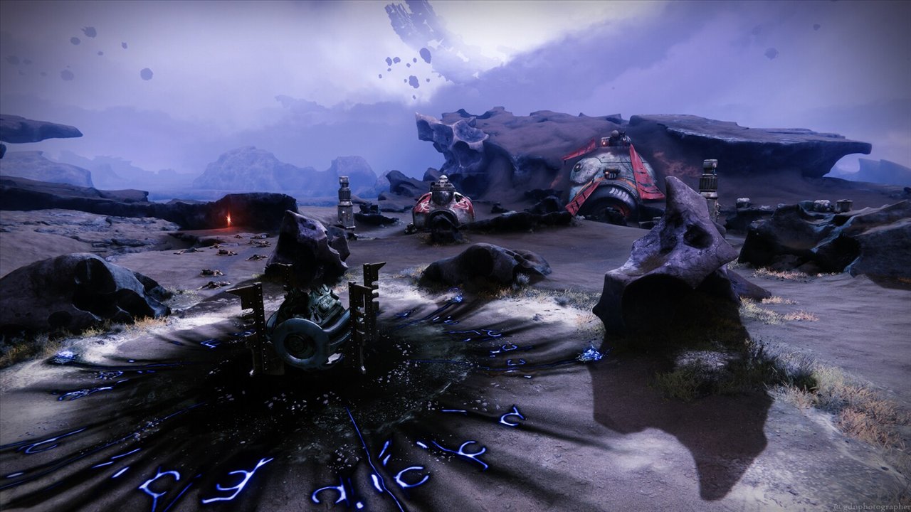 Le Ravin aux quatre cornes : un rituel d'Éther des Infâmes, des runes bleues au sol, des rochers en suspension