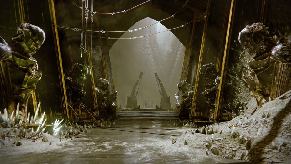 La Cour d'Oryx : un dais de pierre au fond d'une salle immense, des flammes au sol