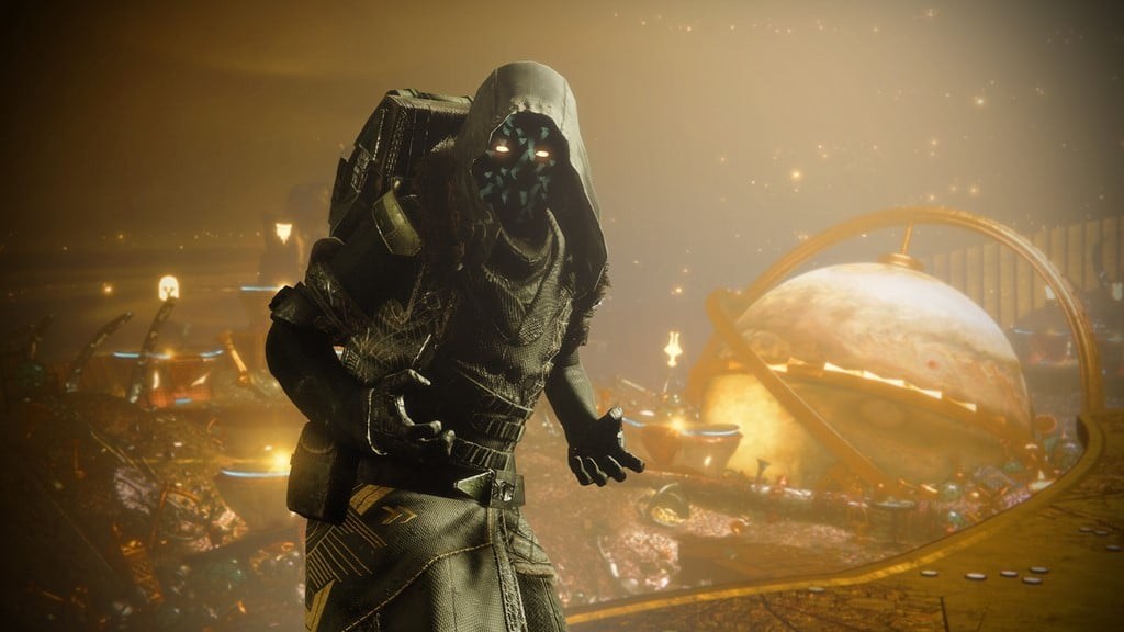 Xûr dans son Magot, devant une sphère dorée