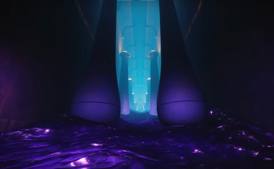 Une salle sombre aux reflets bleus, sous le palais