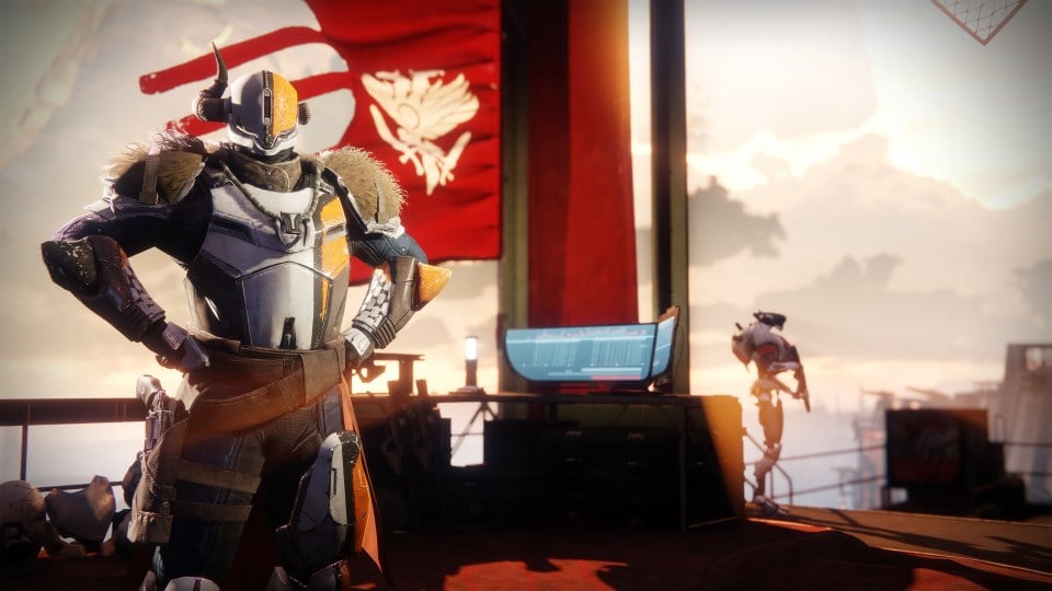 Le Seigneur Shaxx, mains sur les hanches